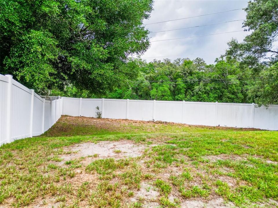 For Sale: $430,000 (5 beds, 2 baths, 2808 Square Feet)