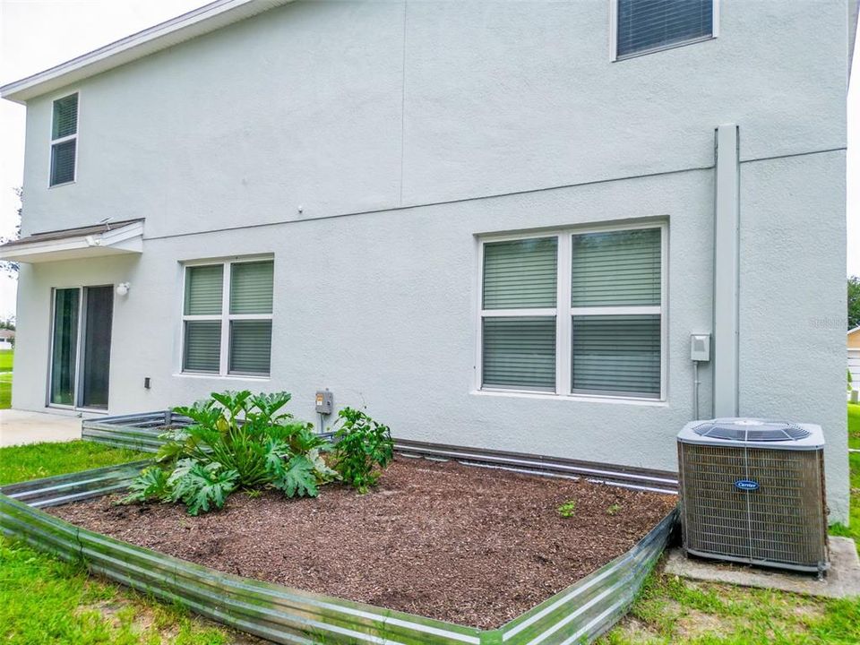 For Sale: $430,000 (5 beds, 2 baths, 2808 Square Feet)