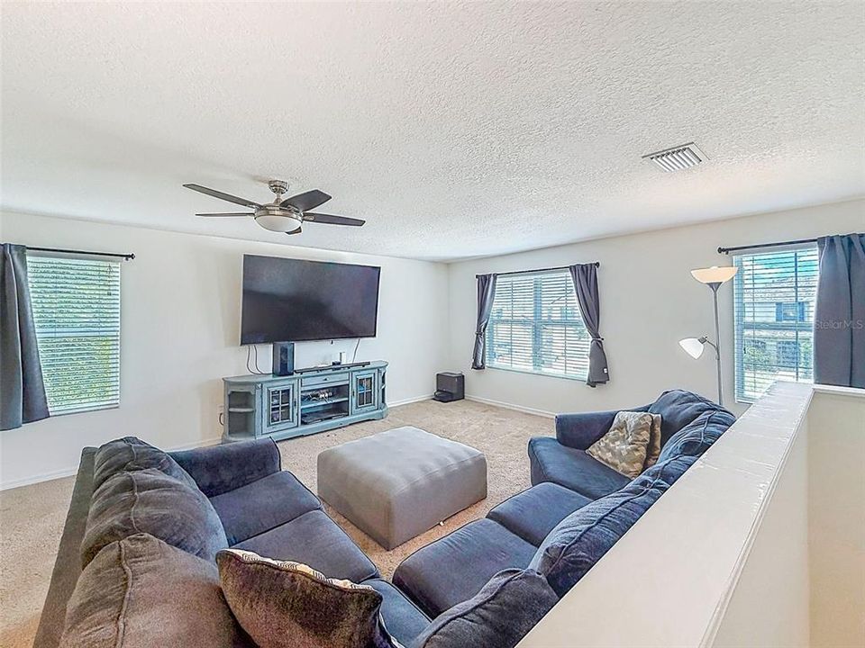 For Sale: $430,000 (5 beds, 2 baths, 2808 Square Feet)