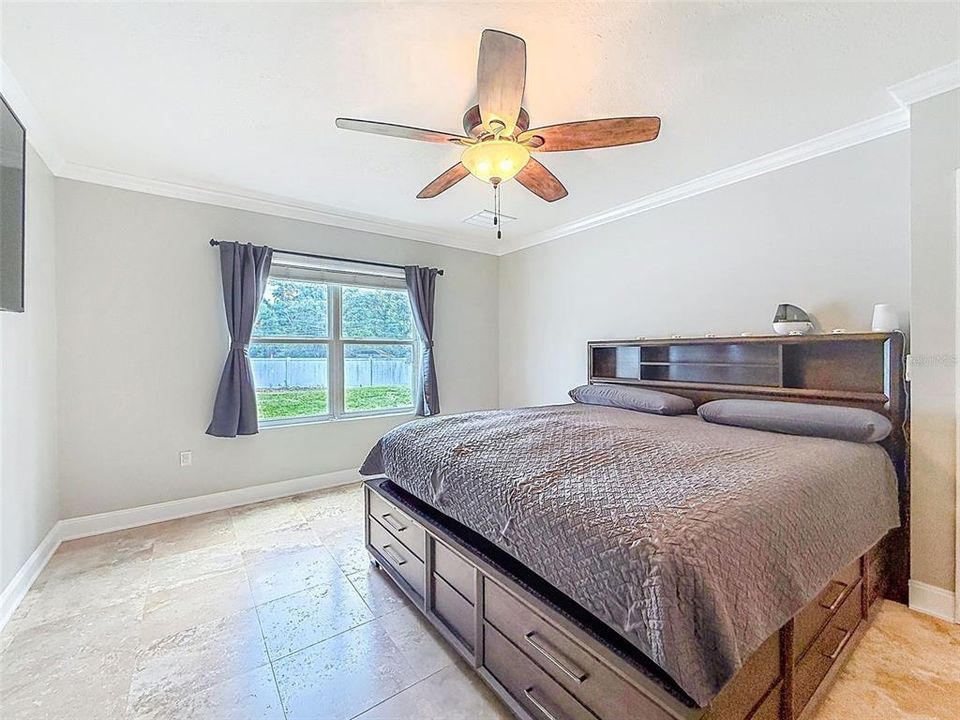For Sale: $430,000 (5 beds, 2 baths, 2808 Square Feet)