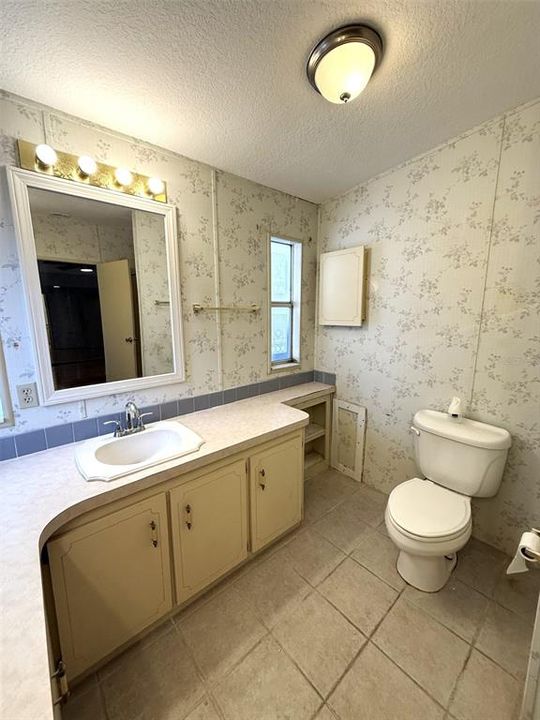 For Sale: $137,500 (2 beds, 2 baths, 1120 Square Feet)