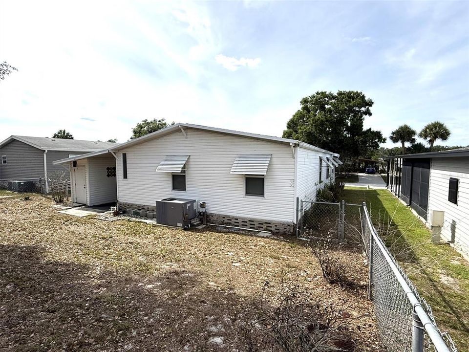 For Sale: $137,500 (2 beds, 2 baths, 1120 Square Feet)