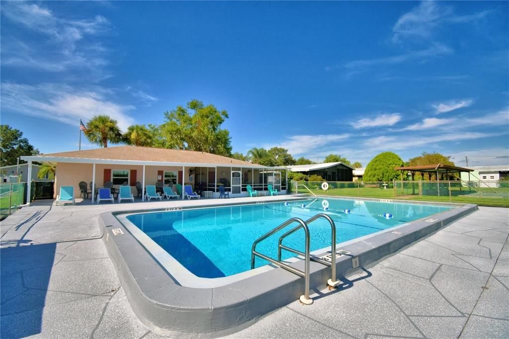 For Sale: $137,500 (2 beds, 2 baths, 1120 Square Feet)