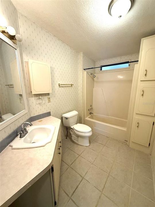 For Sale: $137,500 (2 beds, 2 baths, 1120 Square Feet)