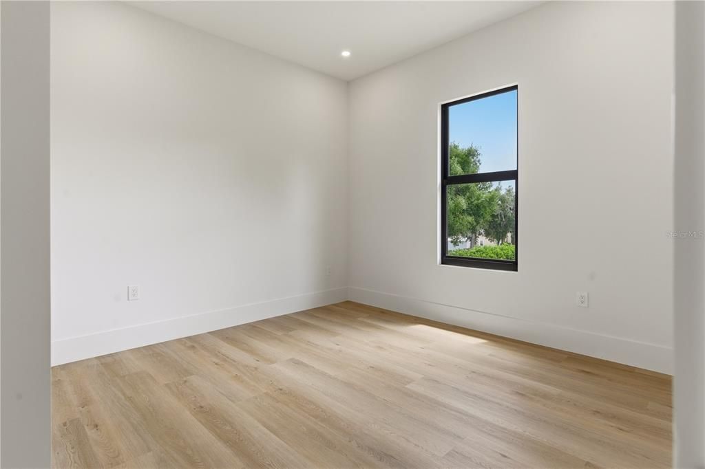 For Sale: $2,200,000 (4 beds, 4 baths, 5669 Square Feet)