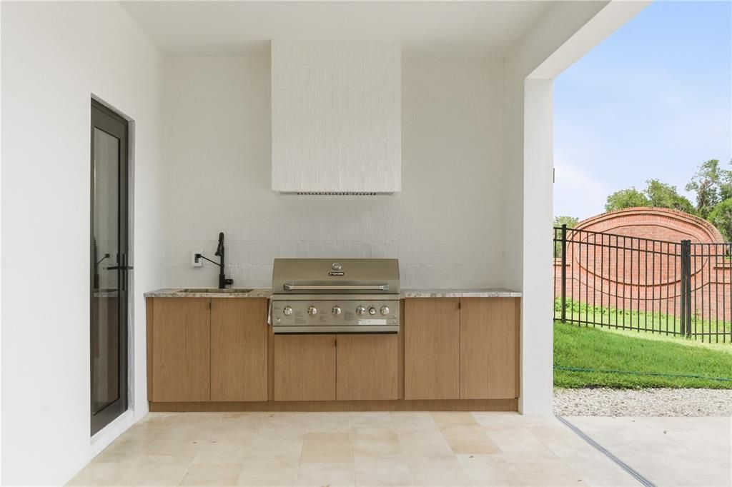 For Sale: $2,200,000 (4 beds, 4 baths, 5669 Square Feet)