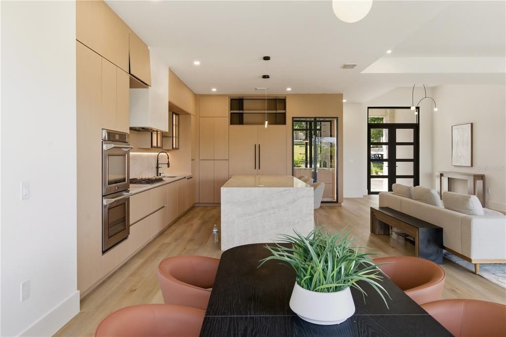 For Sale: $2,200,000 (4 beds, 4 baths, 5669 Square Feet)
