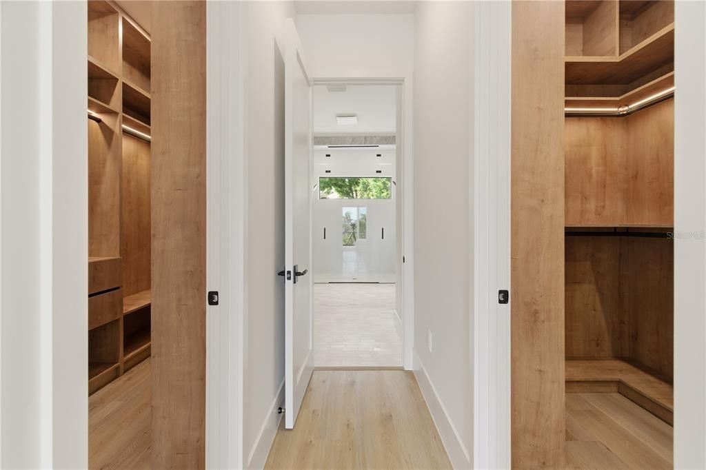 For Sale: $2,200,000 (4 beds, 4 baths, 5669 Square Feet)