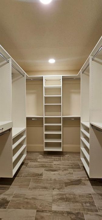 For Rent: $3,500 (3 beds, 3 baths, 2096 Square Feet)