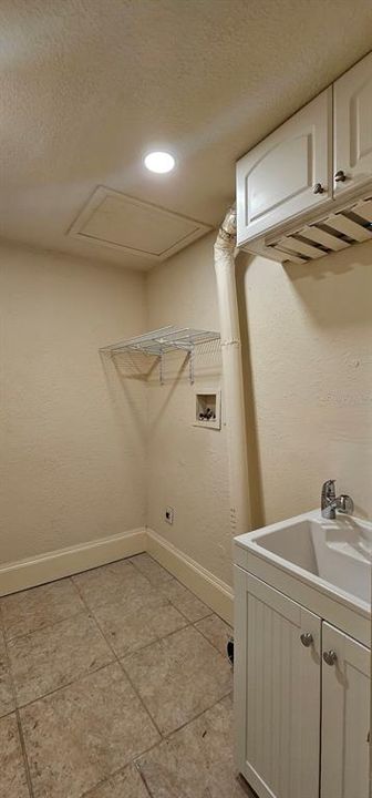 For Rent: $3,500 (3 beds, 3 baths, 2096 Square Feet)