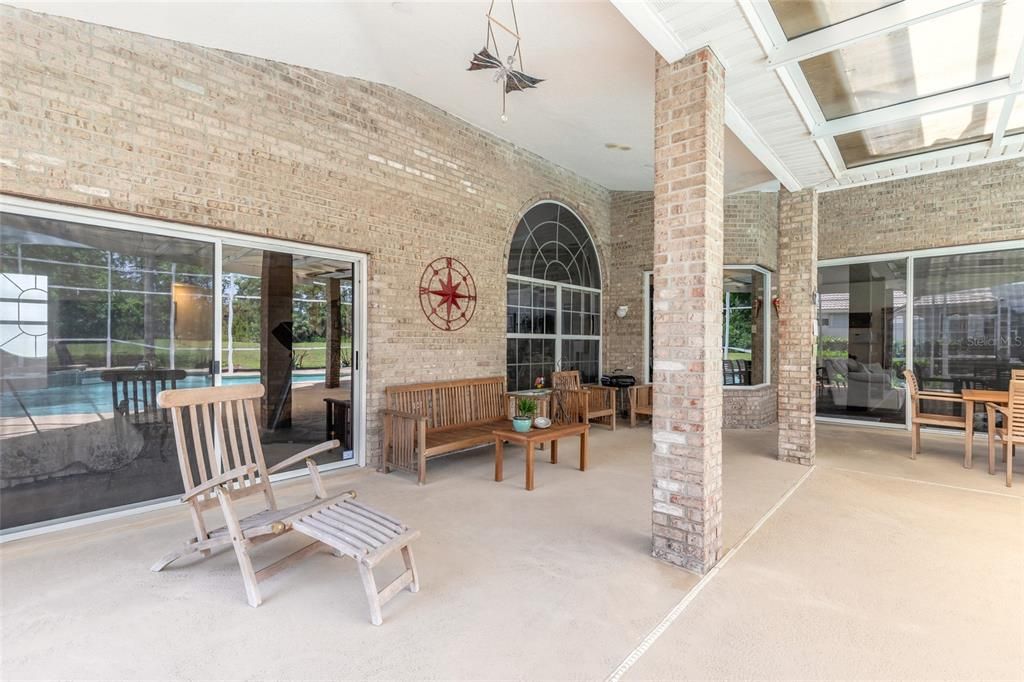 For Sale: $659,000 (4 beds, 3 baths, 2564 Square Feet)