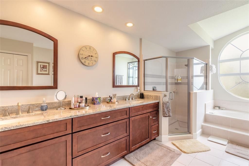 For Sale: $659,000 (4 beds, 3 baths, 2564 Square Feet)