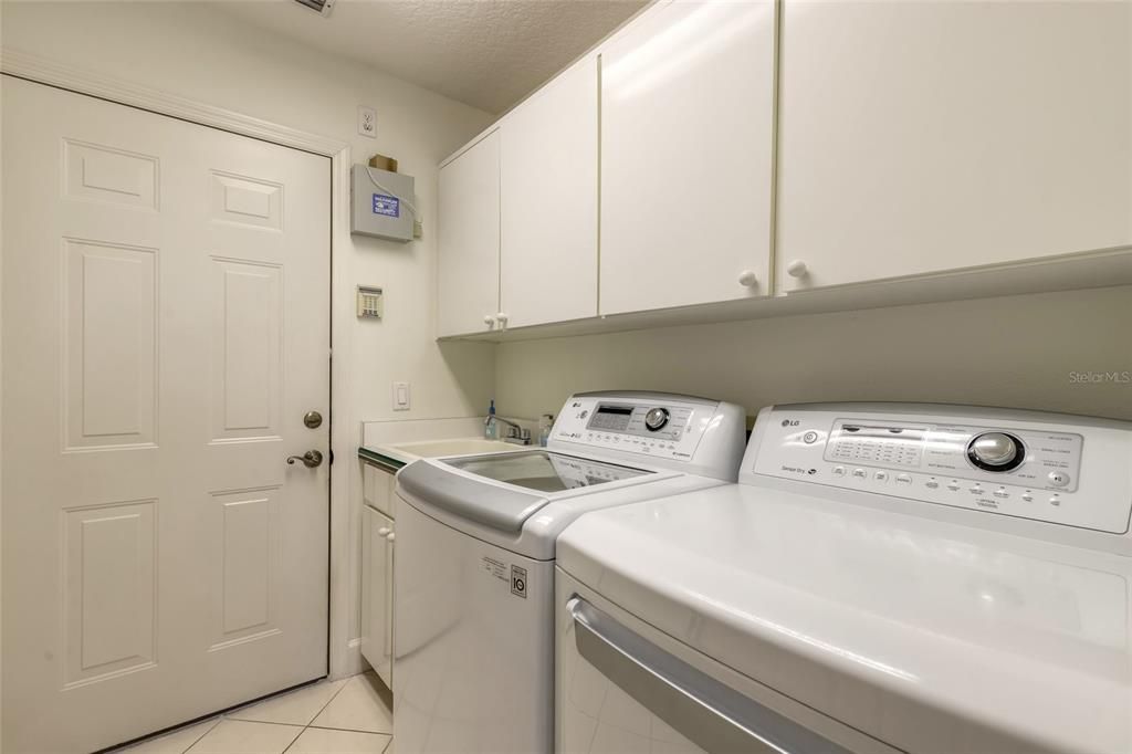 For Sale: $659,000 (4 beds, 3 baths, 2564 Square Feet)