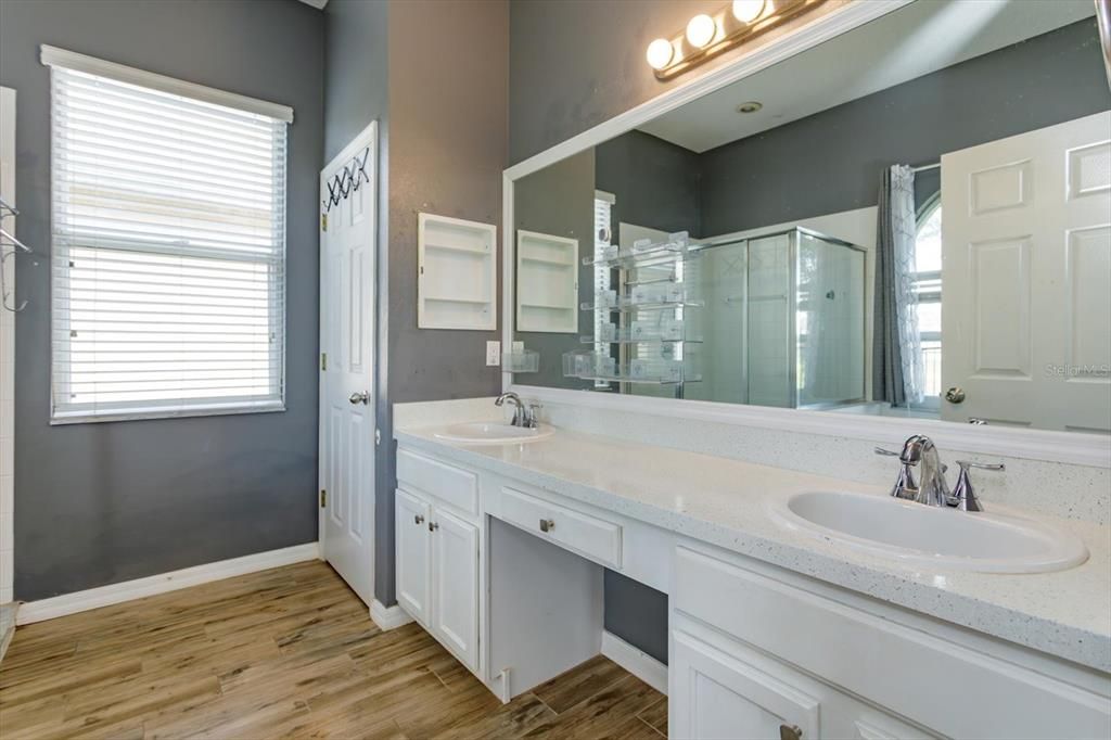 For Sale: $419,000 (3 beds, 2 baths, 1977 Square Feet)