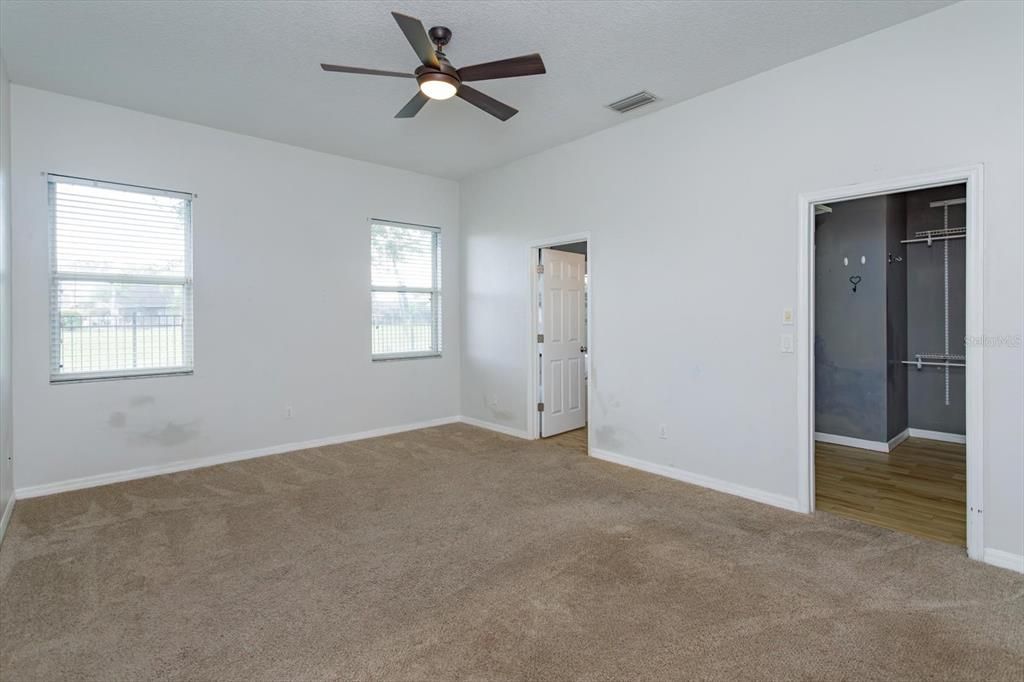 For Sale: $419,000 (3 beds, 2 baths, 1977 Square Feet)