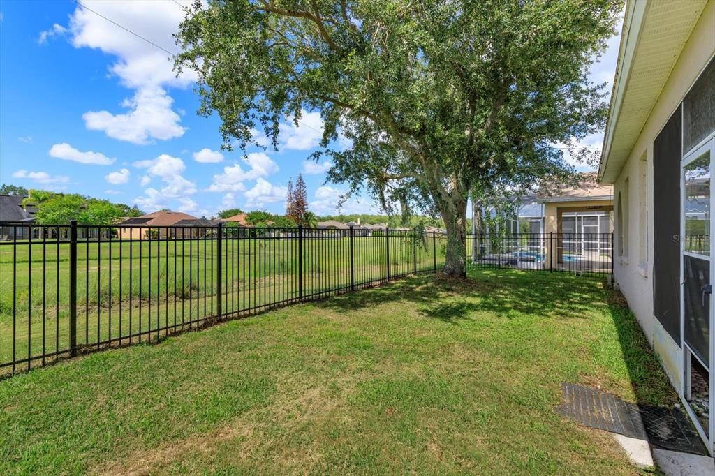 For Sale: $419,000 (3 beds, 2 baths, 1977 Square Feet)