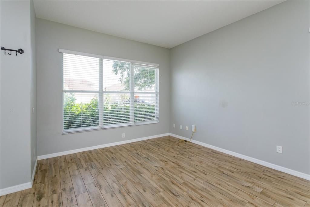 For Sale: $419,000 (3 beds, 2 baths, 1977 Square Feet)