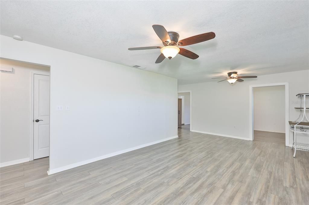 For Sale: $370,000 (3 beds, 1 baths, 1208 Square Feet)