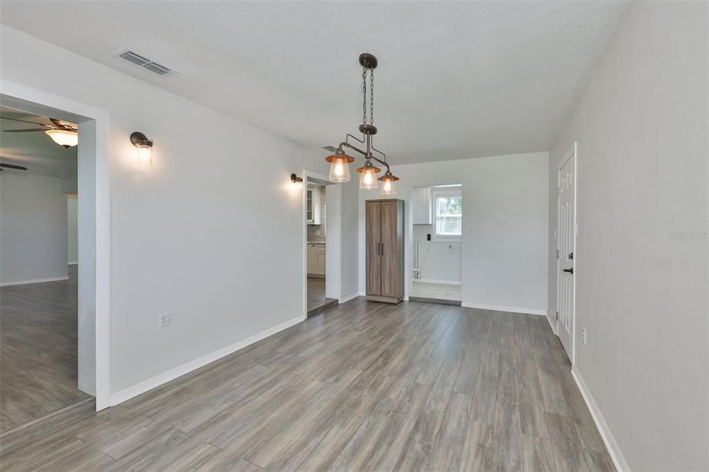 For Sale: $370,000 (3 beds, 1 baths, 1208 Square Feet)