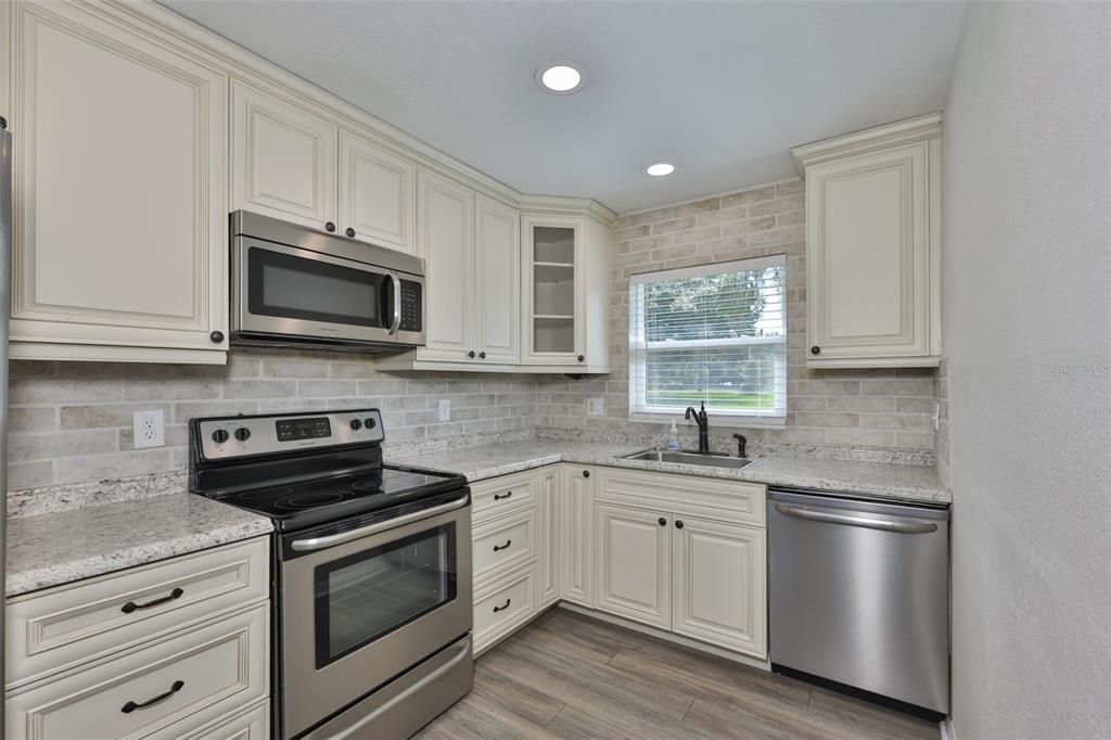 For Sale: $370,000 (3 beds, 1 baths, 1208 Square Feet)