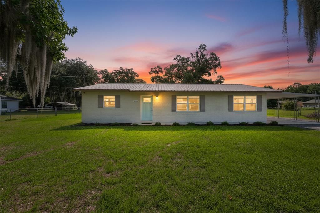 For Sale: $370,000 (3 beds, 1 baths, 1208 Square Feet)