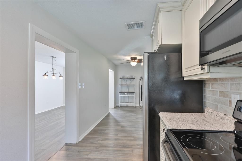 For Sale: $370,000 (3 beds, 1 baths, 1208 Square Feet)