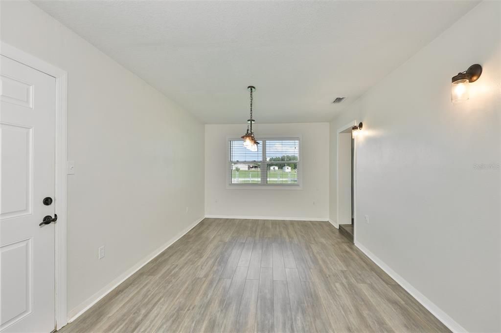 For Sale: $370,000 (3 beds, 1 baths, 1208 Square Feet)