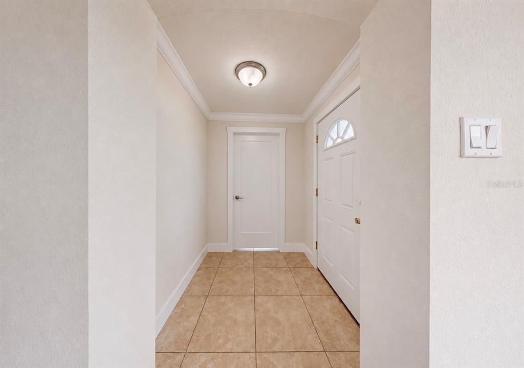 For Sale: $249,990 (3 beds, 2 baths, 1032 Square Feet)