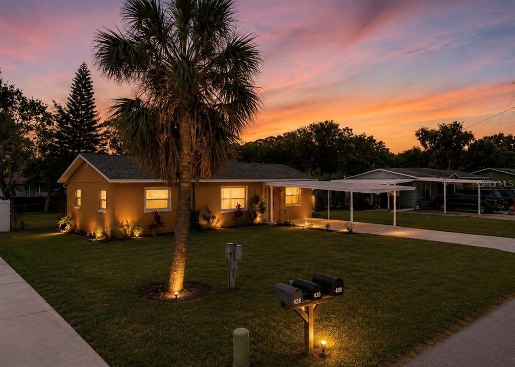 For Sale: $249,990 (3 beds, 2 baths, 1032 Square Feet)