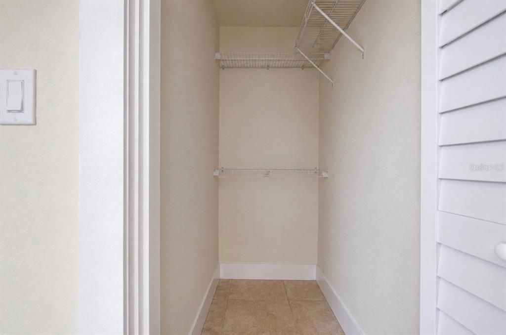For Sale: $249,990 (3 beds, 2 baths, 1032 Square Feet)