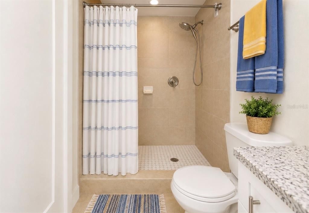 For Sale: $249,990 (3 beds, 2 baths, 1032 Square Feet)