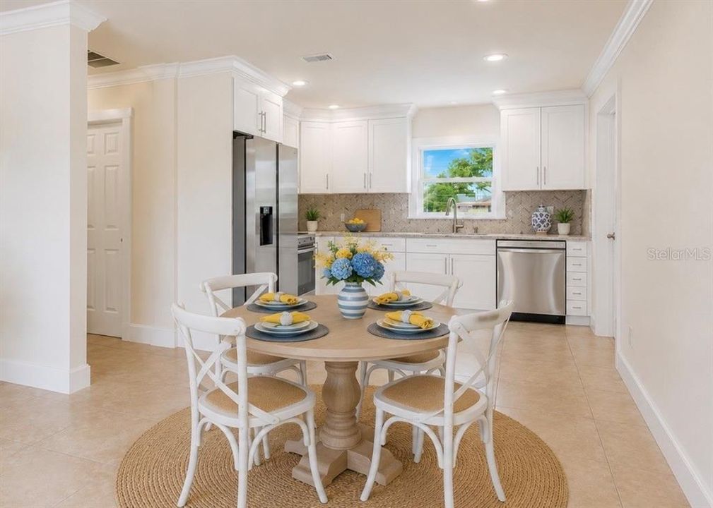 For Sale: $249,990 (3 beds, 2 baths, 1032 Square Feet)