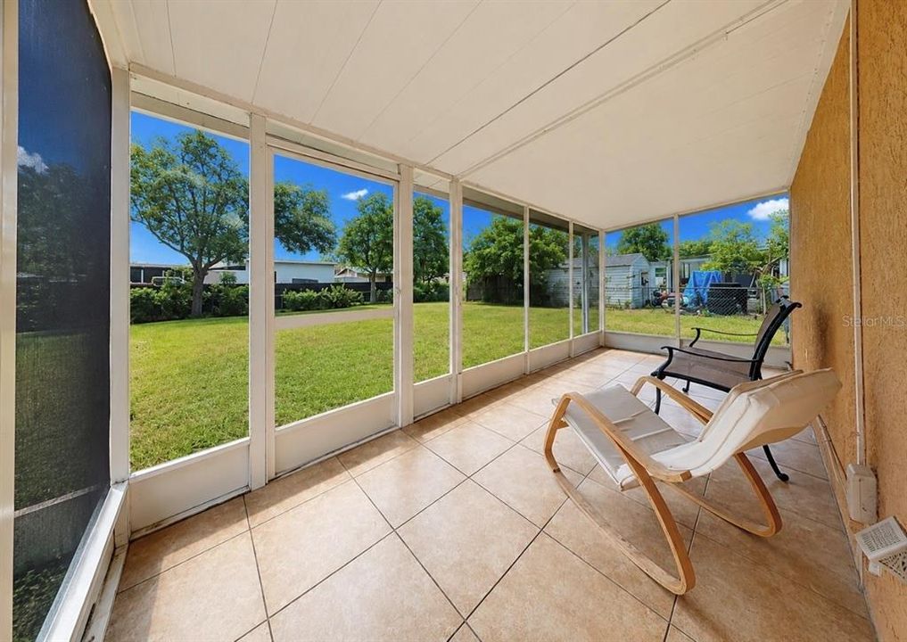 For Sale: $249,990 (3 beds, 2 baths, 1032 Square Feet)