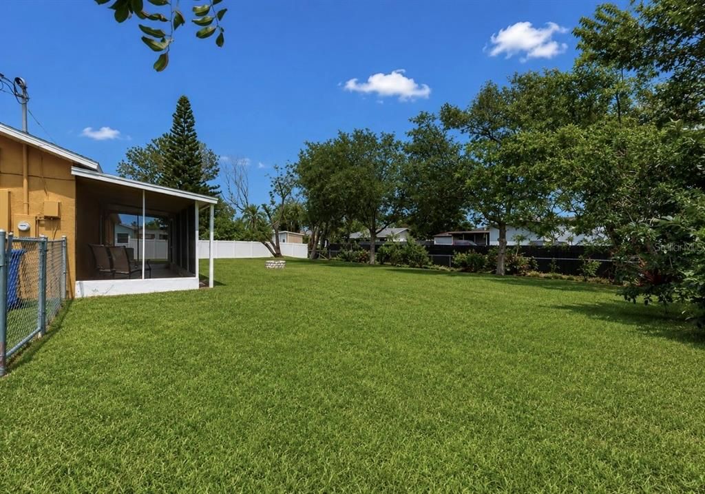 For Sale: $249,990 (3 beds, 2 baths, 1032 Square Feet)
