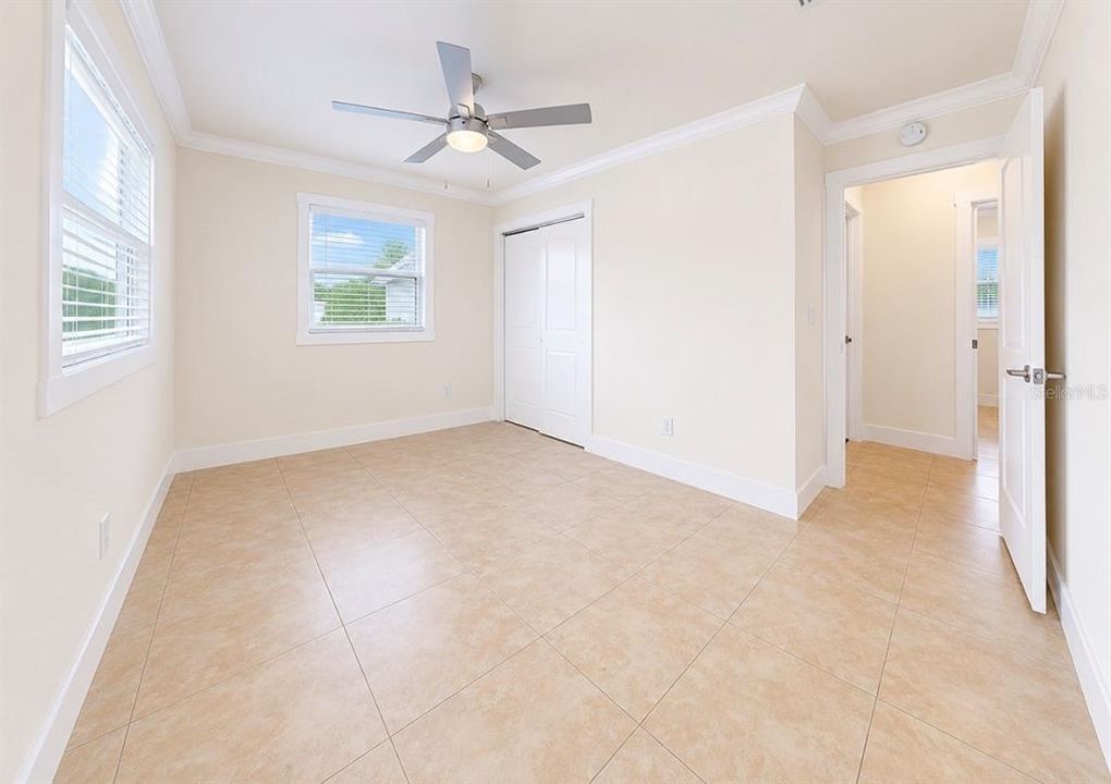 For Sale: $249,990 (3 beds, 2 baths, 1032 Square Feet)