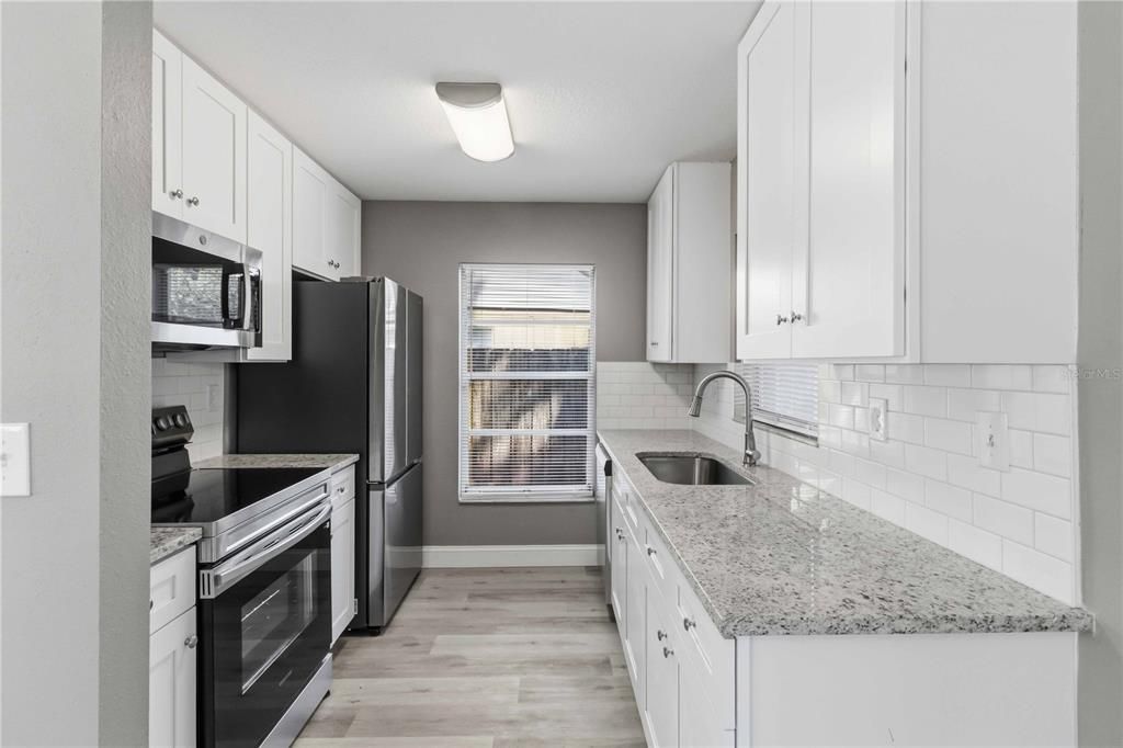 For Sale: $247,500 (2 beds, 2 baths, 1038 Square Feet)