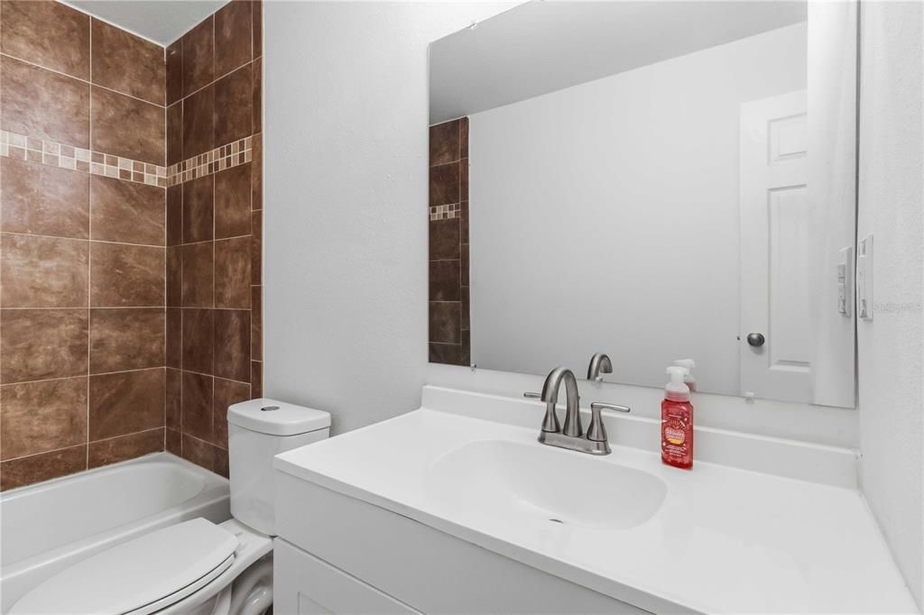 For Sale: $247,500 (2 beds, 2 baths, 1038 Square Feet)