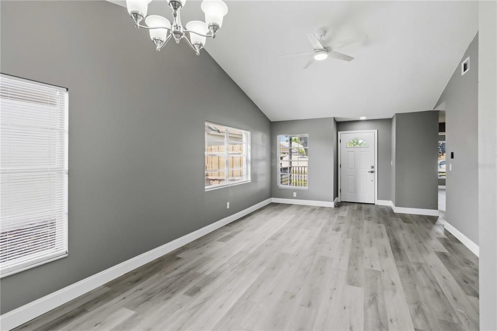 For Sale: $247,500 (2 beds, 2 baths, 1038 Square Feet)