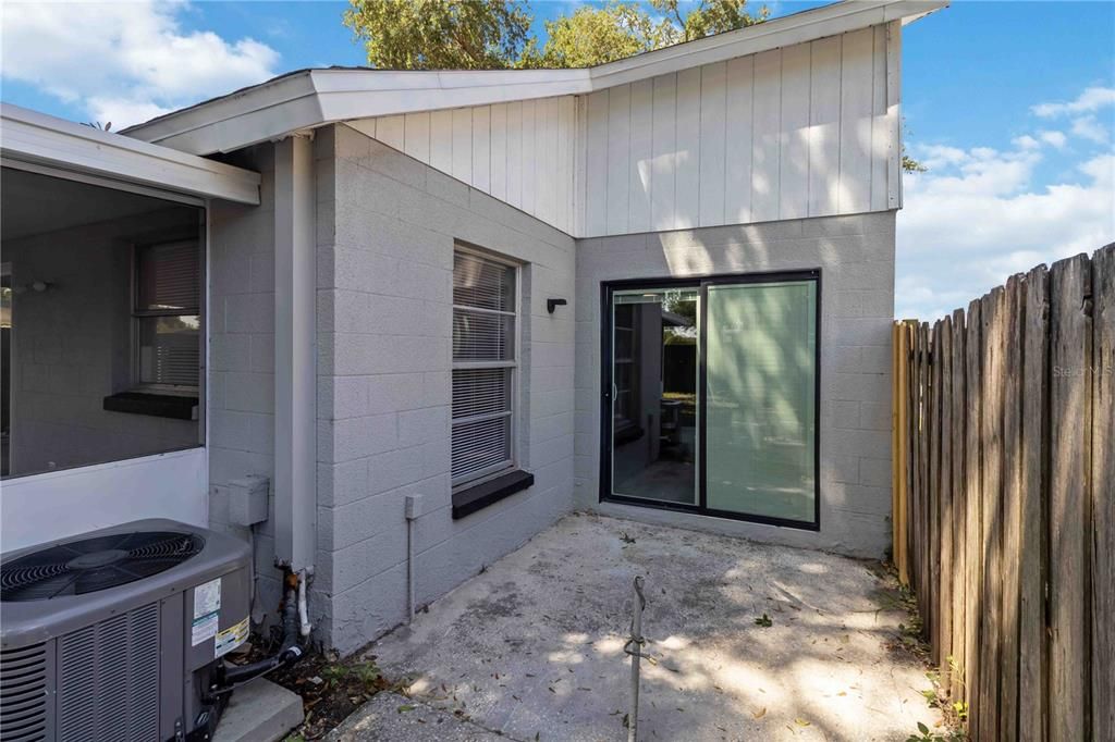 For Sale: $247,500 (2 beds, 2 baths, 1038 Square Feet)