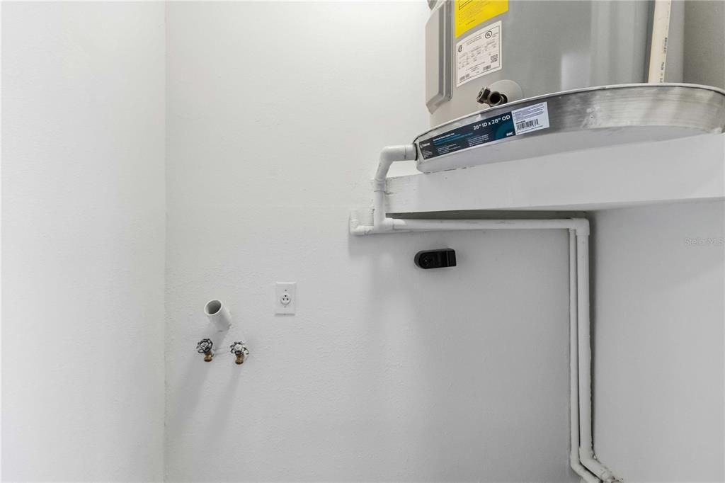 For Sale: $247,500 (2 beds, 2 baths, 1038 Square Feet)