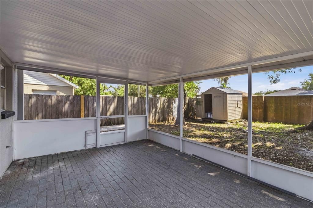 For Sale: $247,500 (2 beds, 2 baths, 1038 Square Feet)