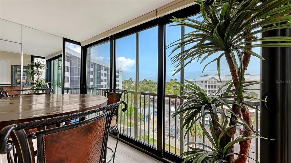 En Venta: $689,000 (2 camas, 2 baños, 1152 Pies cuadrados)
