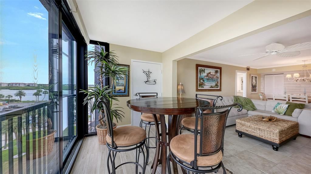 En Venta: $689,000 (2 camas, 2 baños, 1152 Pies cuadrados)
