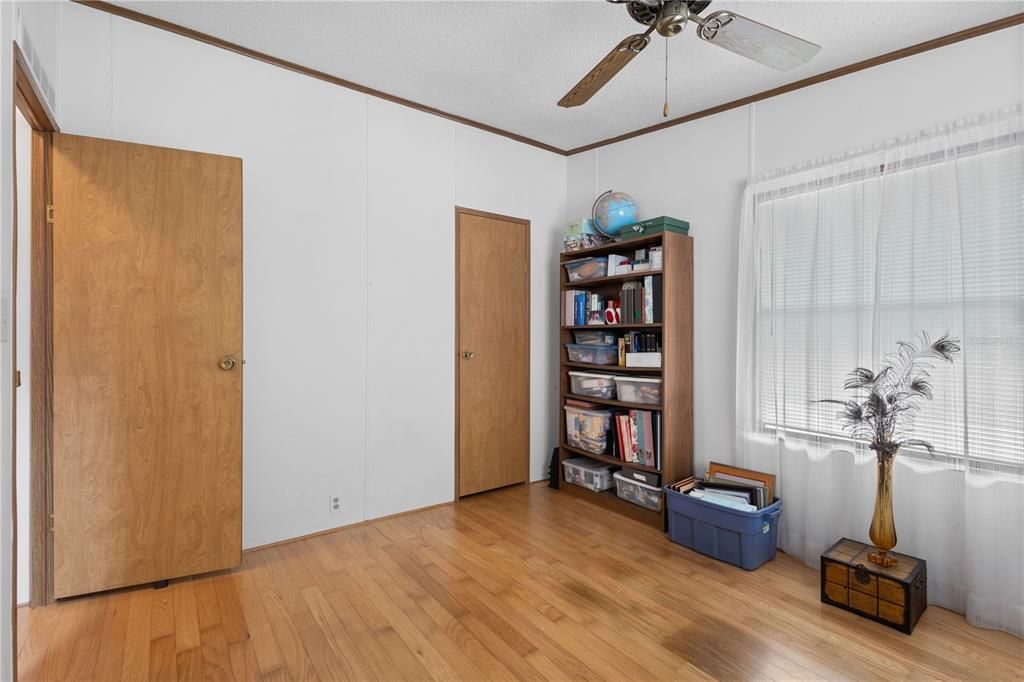 For Sale: $190,000 (3 beds, 2 baths, 1512 Square Feet)