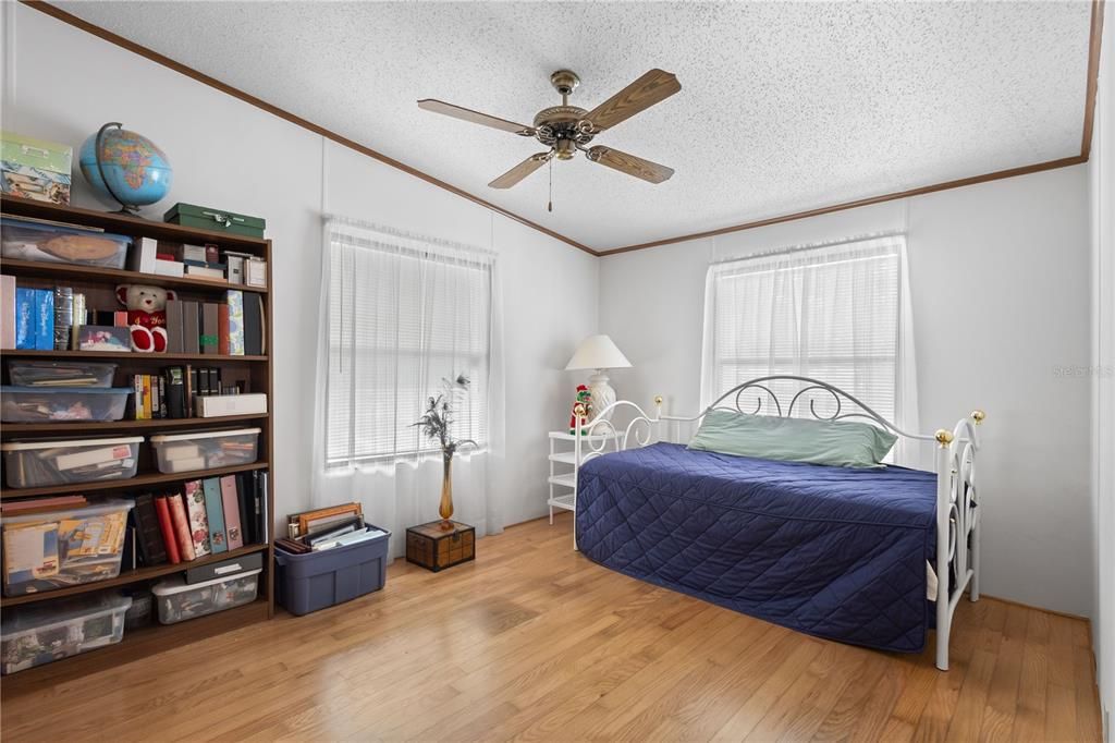 For Sale: $190,000 (3 beds, 2 baths, 1512 Square Feet)