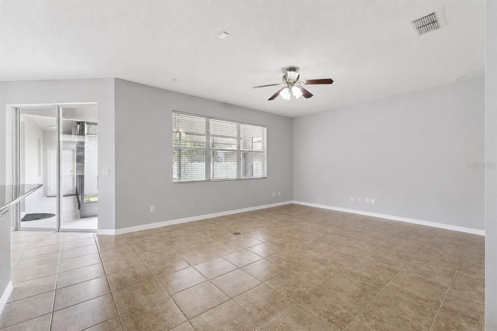 For Sale: $545,000 (4 beds, 3 baths, 2548 Square Feet)