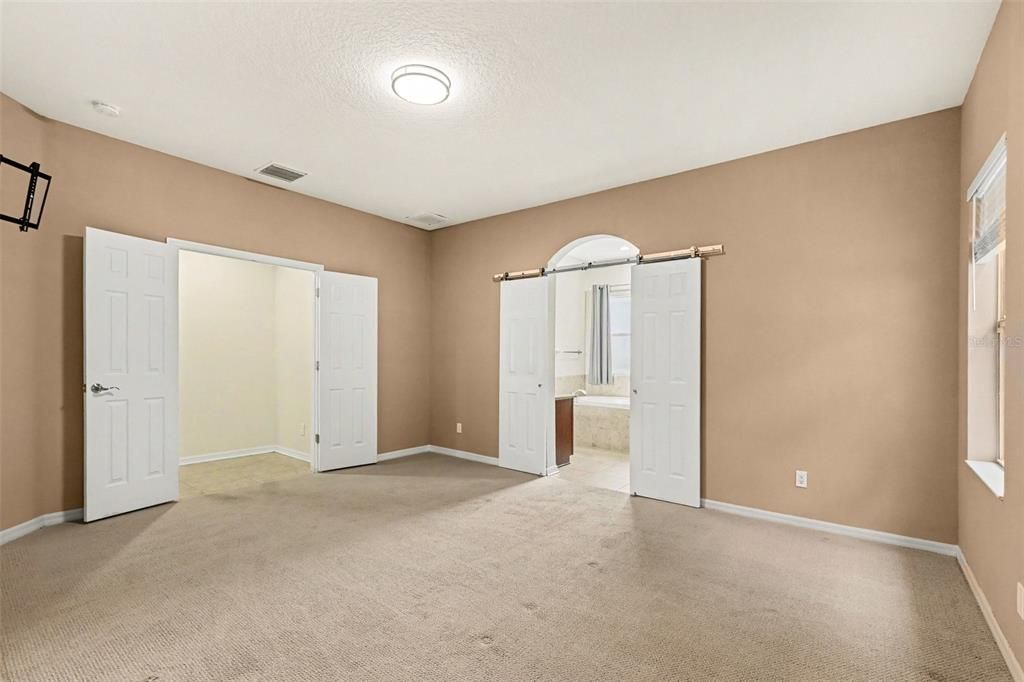For Sale: $419,000 (3 beds, 2 baths, 2048 Square Feet)