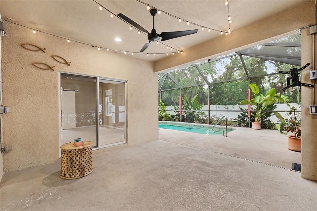 For Sale: $419,000 (3 beds, 2 baths, 2048 Square Feet)