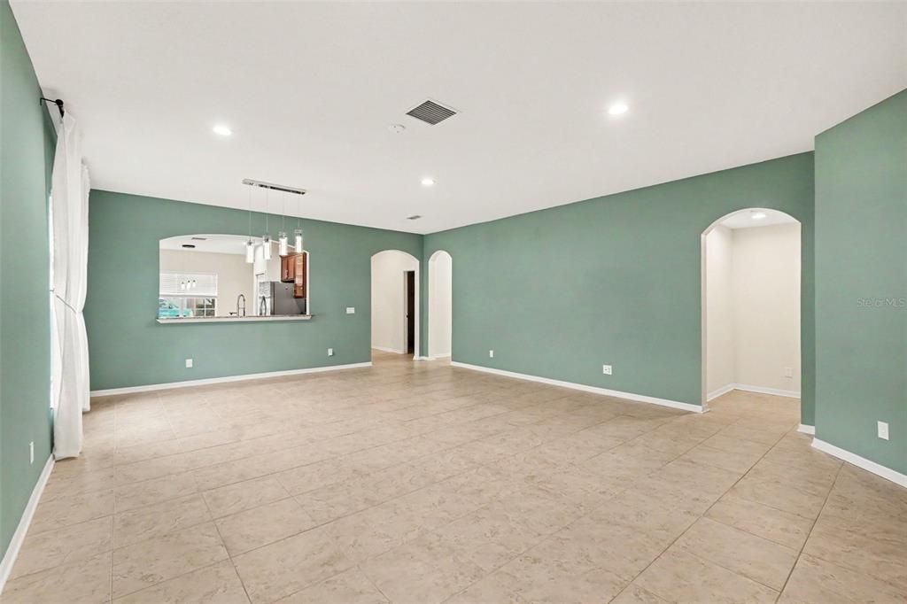 For Sale: $419,000 (3 beds, 2 baths, 2048 Square Feet)