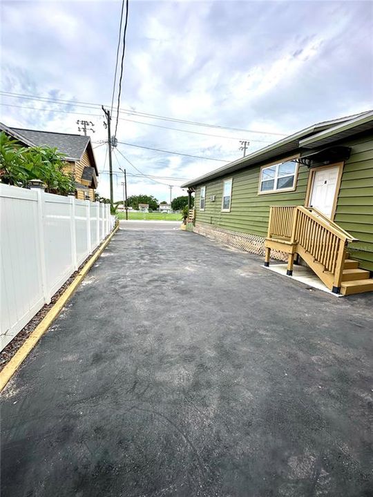 For Rent: $1,850 (3 beds, 2 baths, 888 Square Feet)